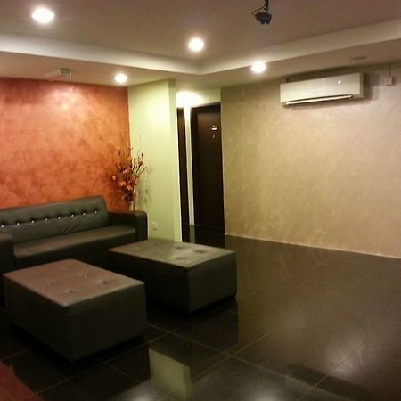 Zotel Business & Leisure Hotel กูชิง ภายนอก รูปภาพ
